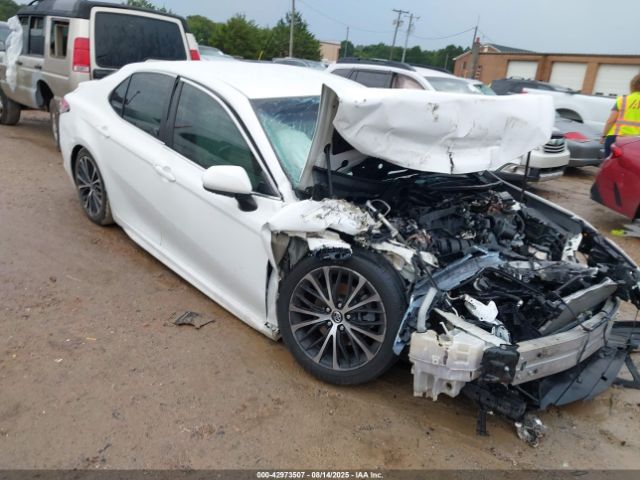 Toyota Camry Se Image 1