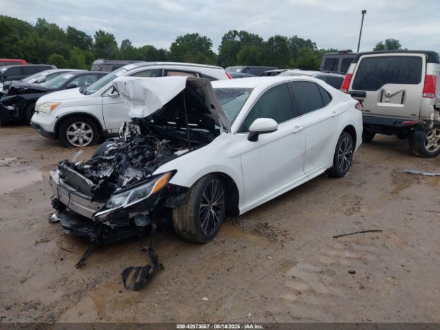 Toyota Camry Se Image 4