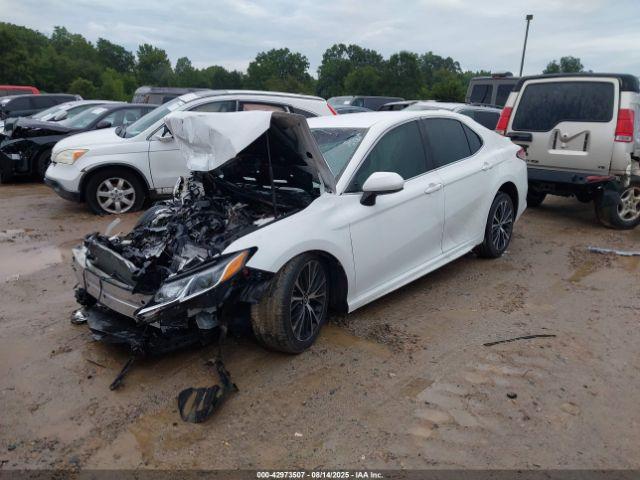 Toyota Camry Se Image 4