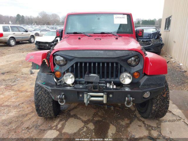 Jeep Wrangler Sahara Image 11