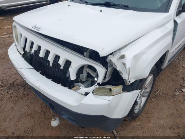 Jeep Patriot Latitude Image 11