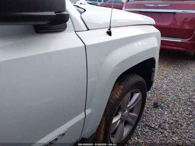 Jeep Patriot Latitude Image 5