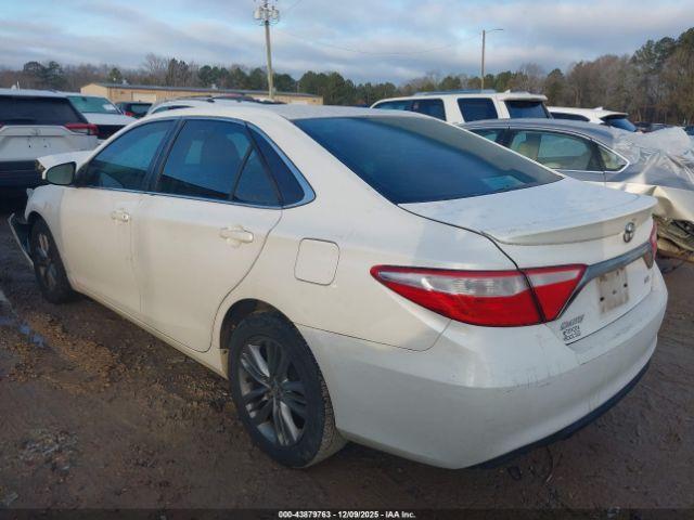 Toyota Camry Se Image 2