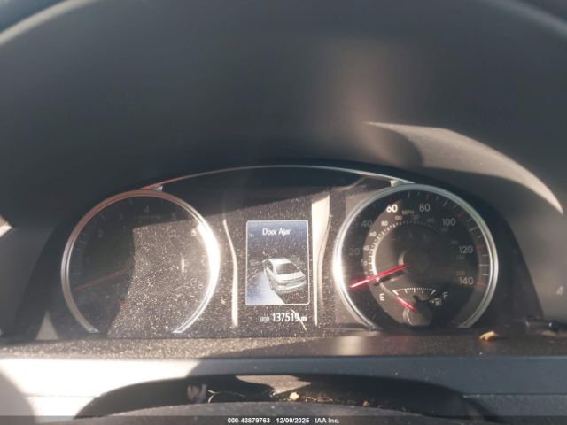 Toyota Camry Se Image 8