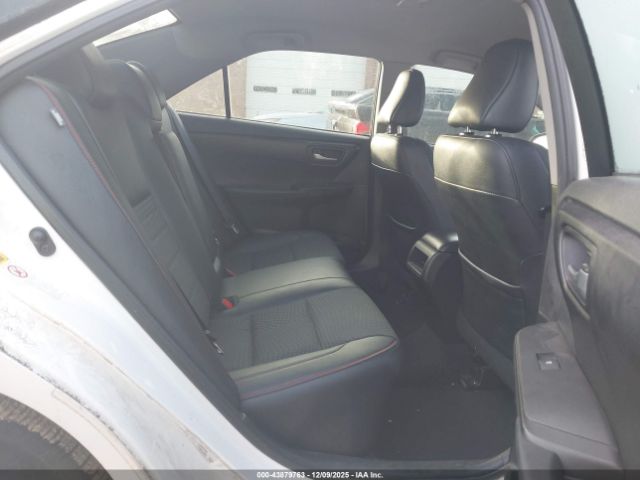 Toyota Camry Se Image 14