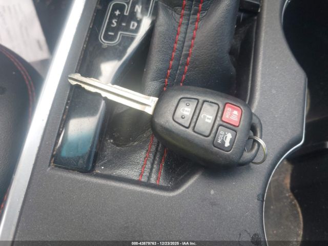 Toyota Camry Se Image 6