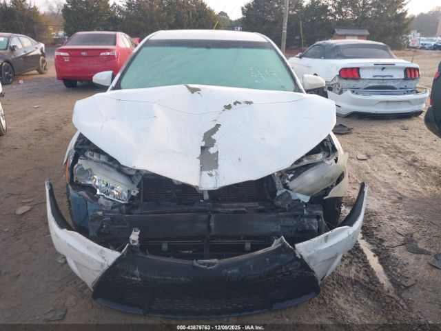 Toyota Camry Se Image 10