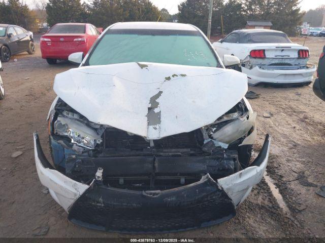 Toyota Camry Se Image 10