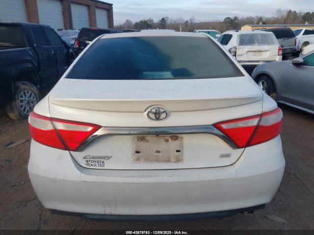Toyota Camry Se Image 15