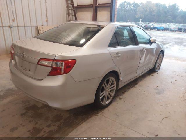 Toyota Camry L Image 8