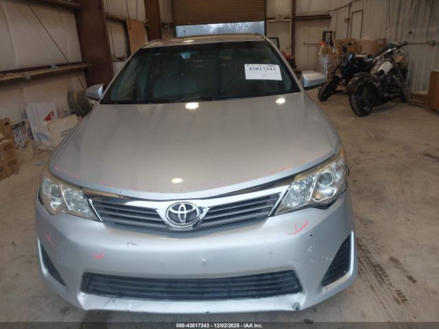 Toyota Camry L Image 18