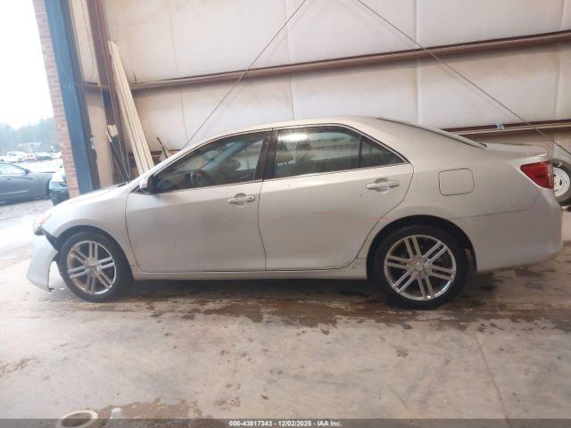 Toyota Camry L Image 20