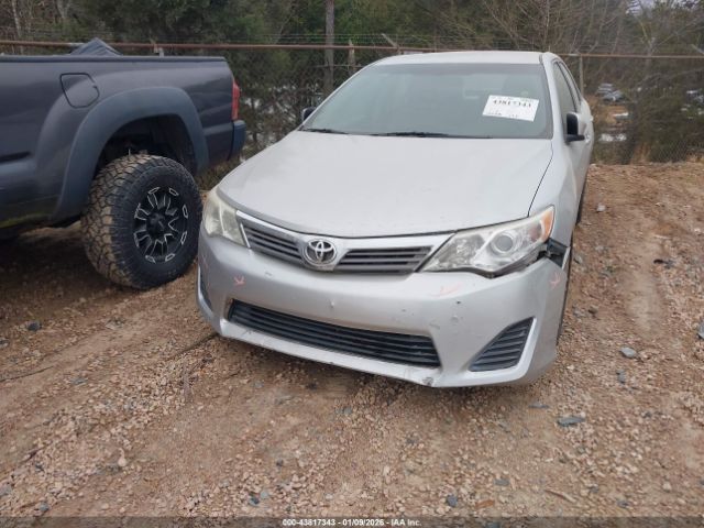 Toyota Camry L Image 9