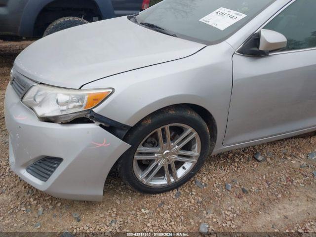 Toyota Camry L Image 7