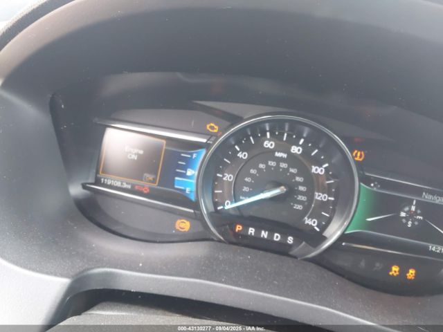 Ford Explorer Limited Image 15