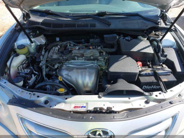 Toyota Camry Xle Image 10