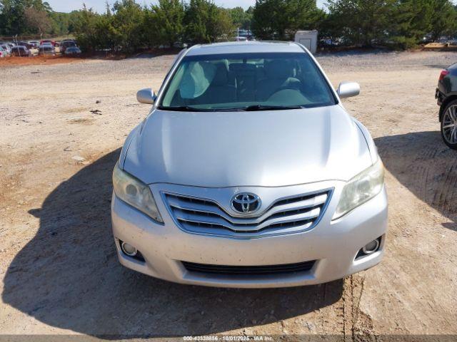 Toyota Camry Xle Image 14