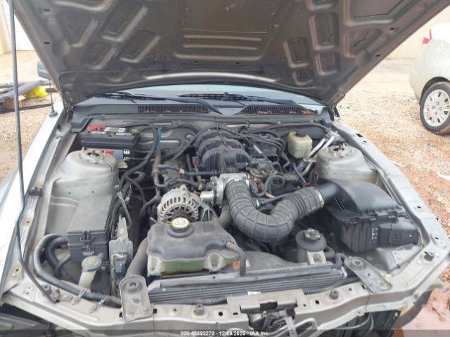 Ford Mustang Image 8