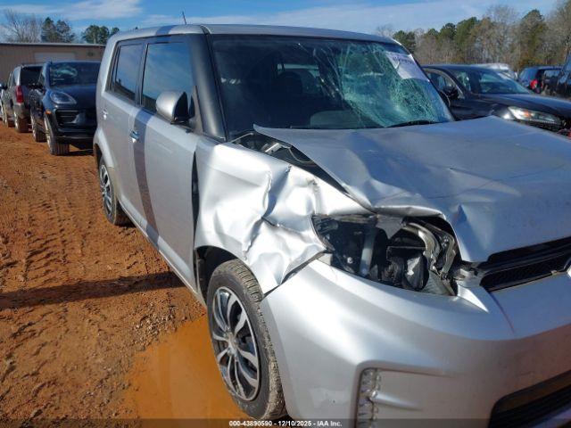 Scion xB Image 8