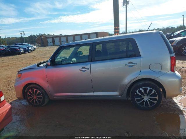 Scion xB Image 10