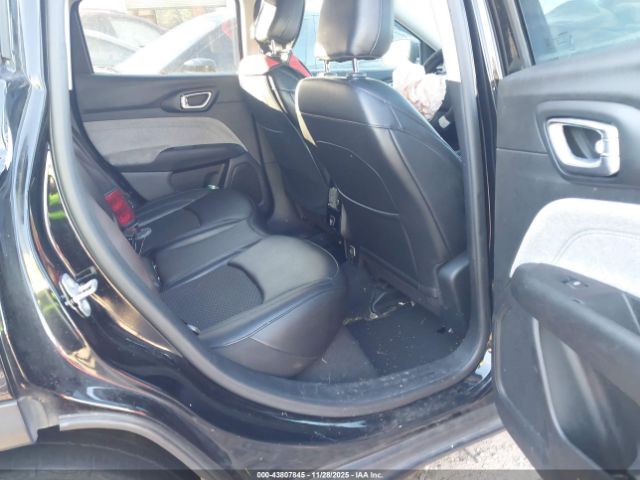 Jeep Compass Latitude Fwd Image 9