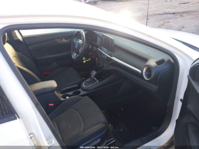 Kia Forte Lxs Image 4