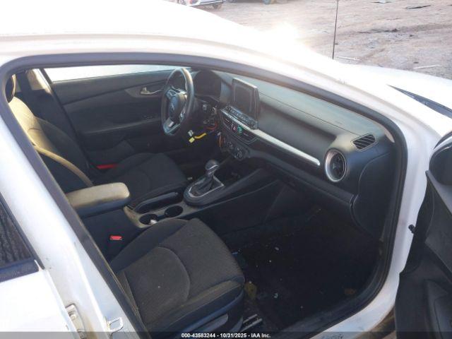 Kia Forte Lxs Image 4