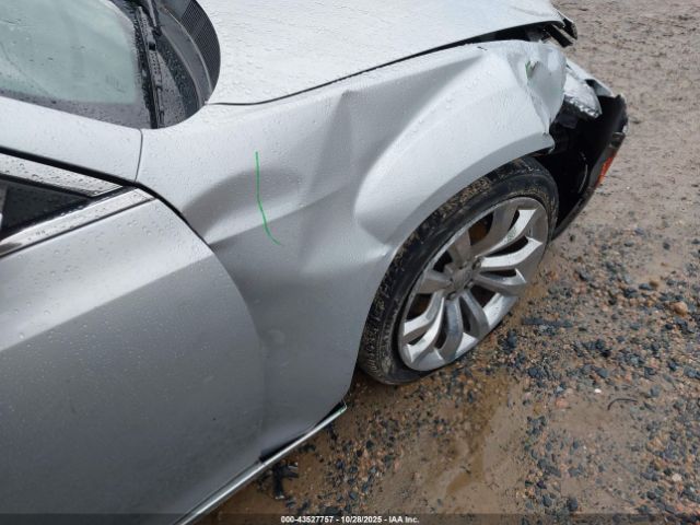 Chrysler 300 Touring L Image 14