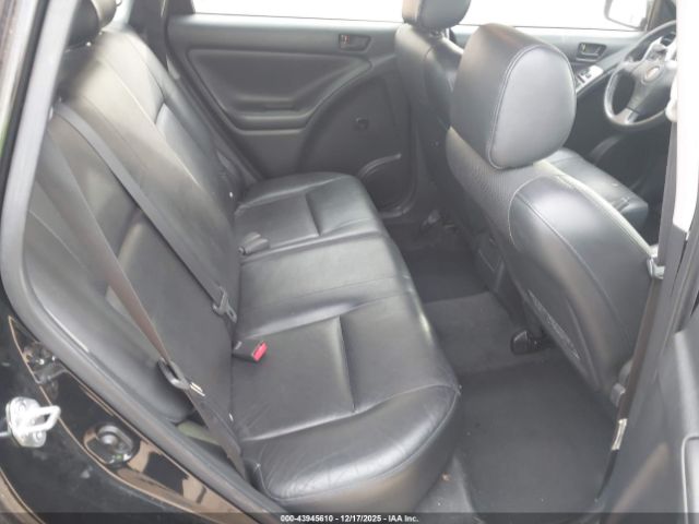 Pontiac Vibe Image 10