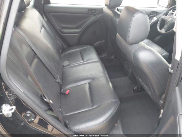 Pontiac Vibe Image 10