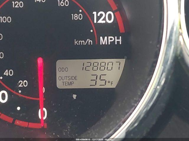 Pontiac Vibe Image 11