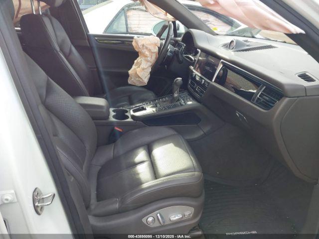 Porsche Macan S Image 6