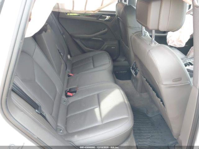 Porsche Macan S Image 5