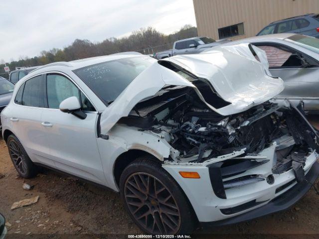 Porsche Macan S Image 11