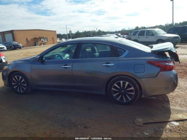 Nissan Altima 2.5 Sv Image 18