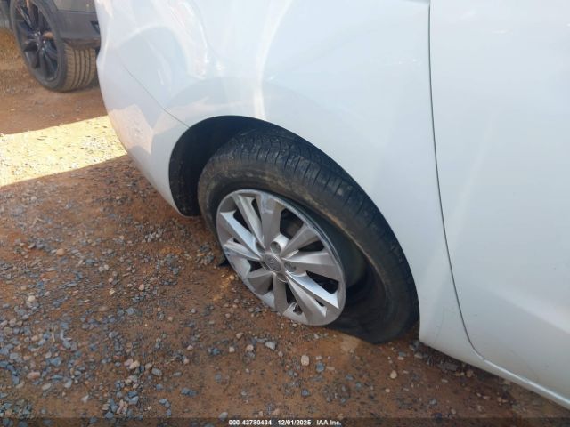 Kia Sedona Lx Image 12