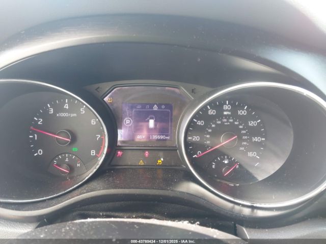 Kia Sedona Lx Image 2