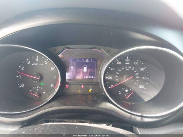 Kia Sedona Lx Image 2