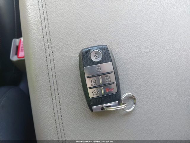 Kia Sedona Lx Image 5