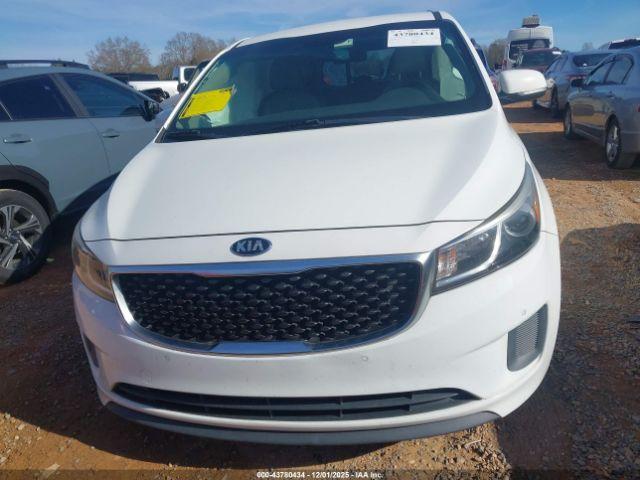 Kia Sedona Lx Image 6