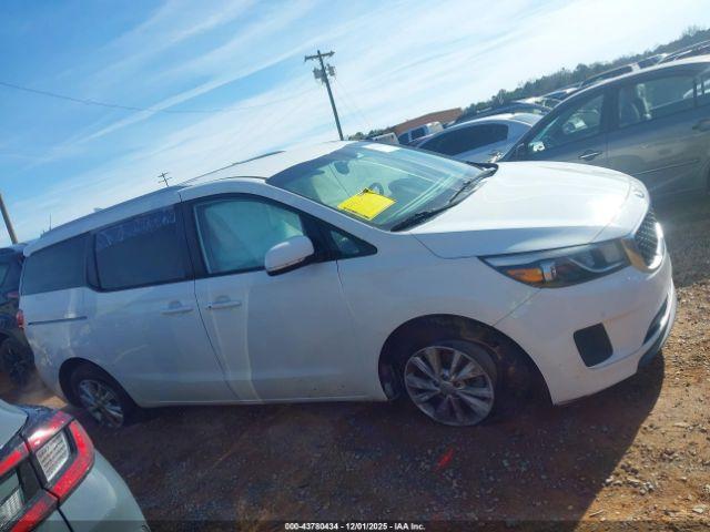 Kia Sedona Lx Image 9