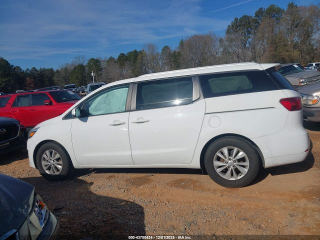 Kia Sedona Lx Image 10