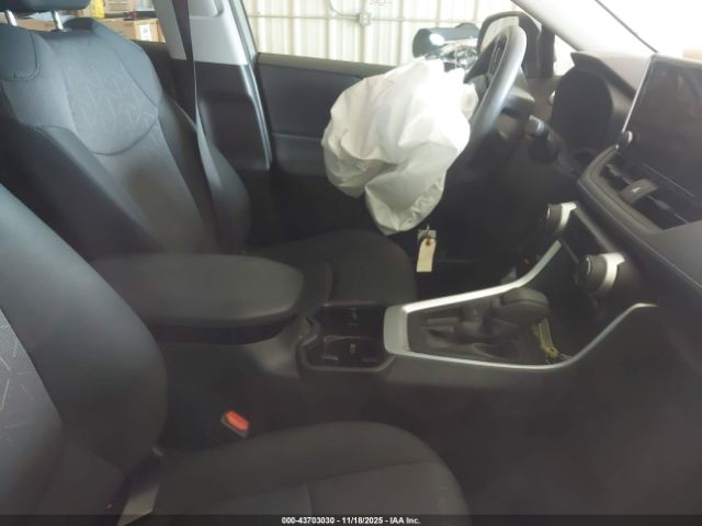 Toyota RAV4 Xle Image 16