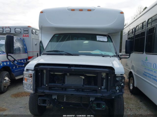 Starcraft Bus E-450 Cutaway Image 10