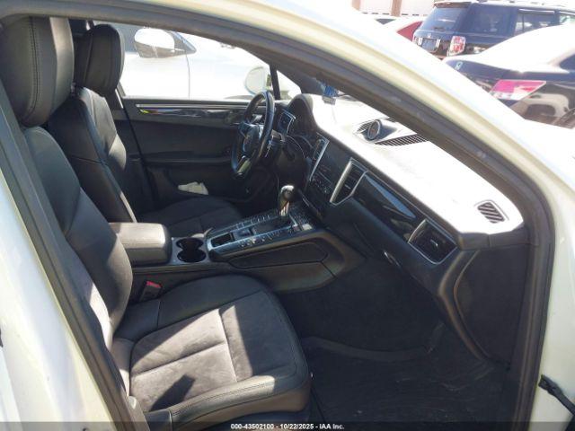 Porsche Macan Image 8