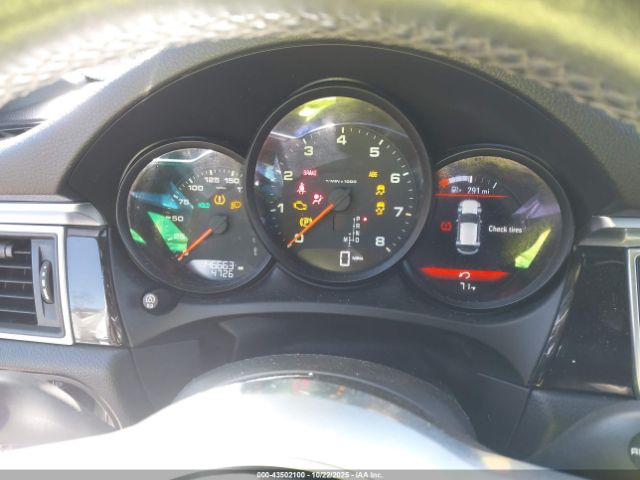 Porsche Macan Image 9