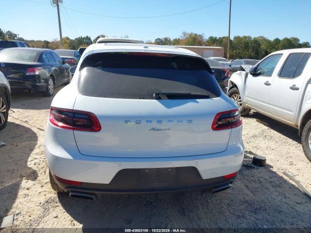 Porsche Macan Image 17