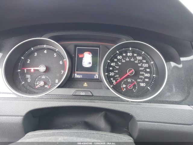 Volkswagen Golf Image 10