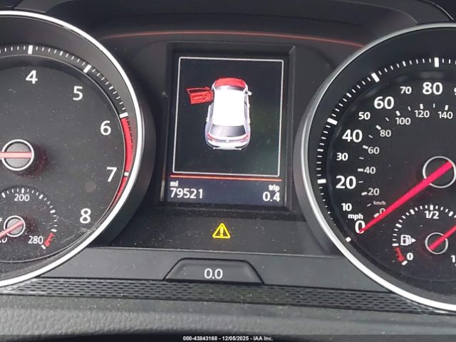 Volkswagen Golf Image 11