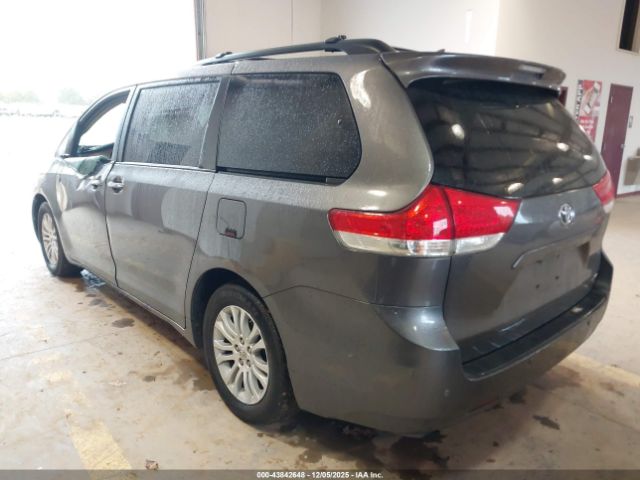 Toyota Sienna Xle V6 Image 7